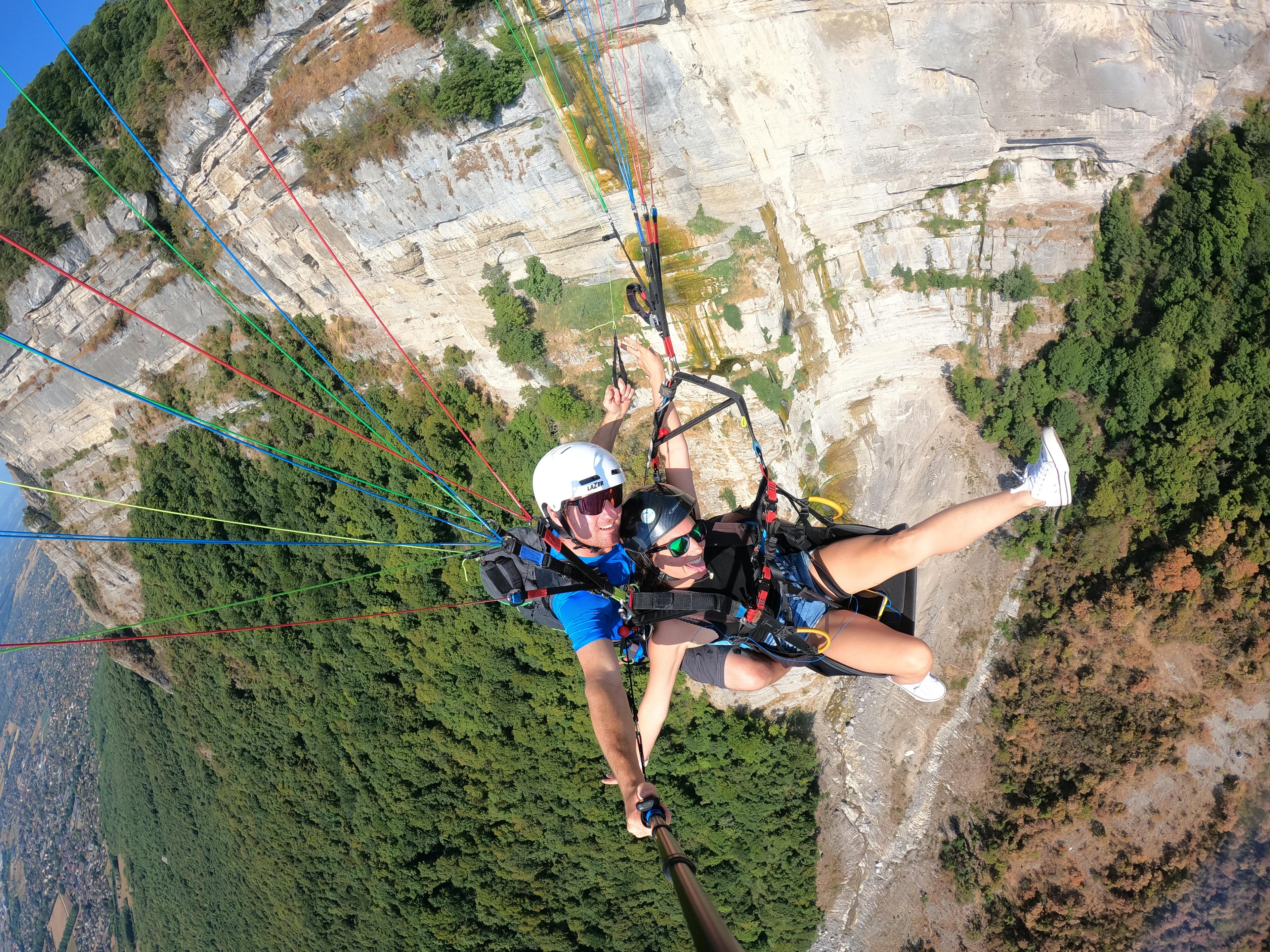 Baptême en parapente le long de la cascade de Saint-hilaire-du-Touvet